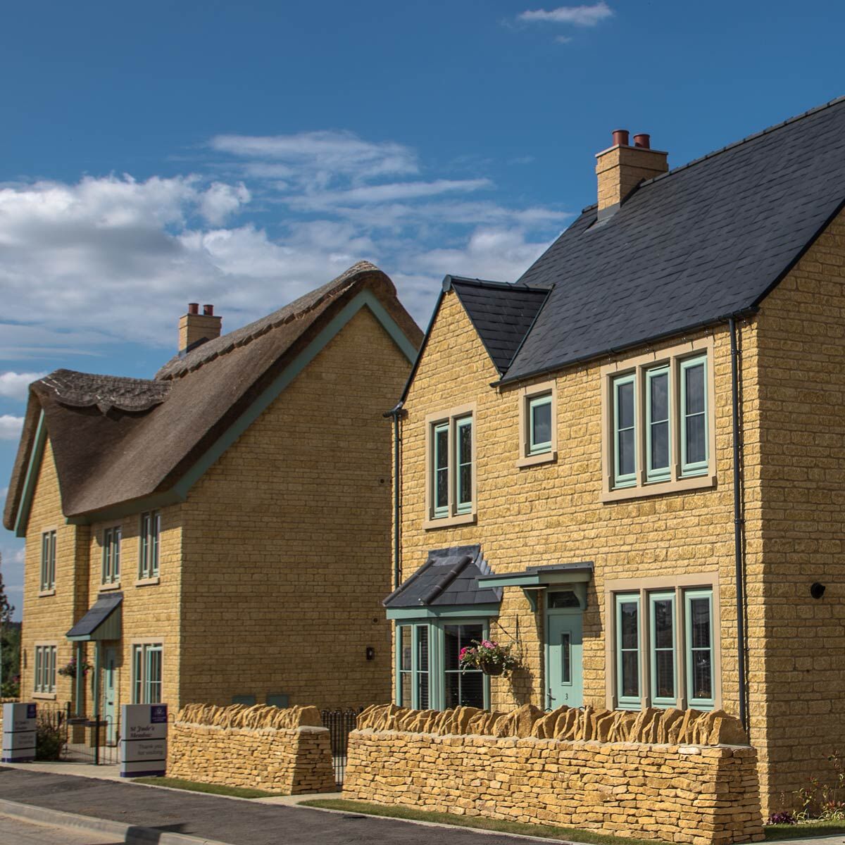 Bekstone Structural Walling Blocks - Cotswold Golden Buff Building