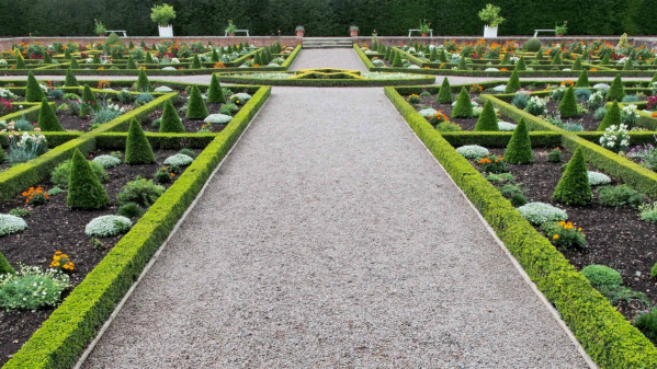 Formal Gardens: Ideas & Inspiration