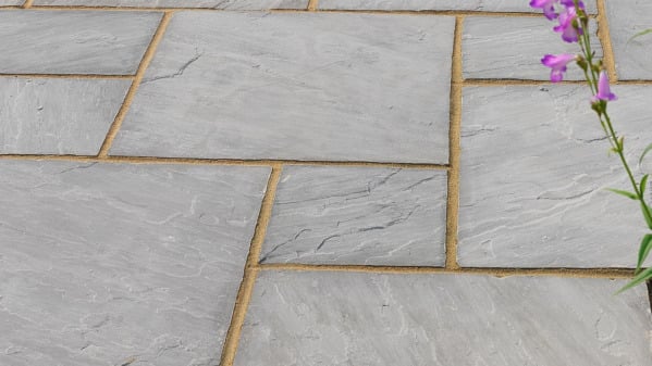 How wide should the pointing on patio paving slab joints be?