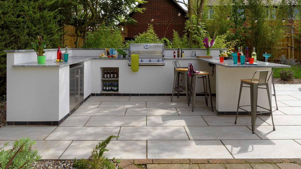 Outdoor Kitchen Bar- Dolomite Dust Paving