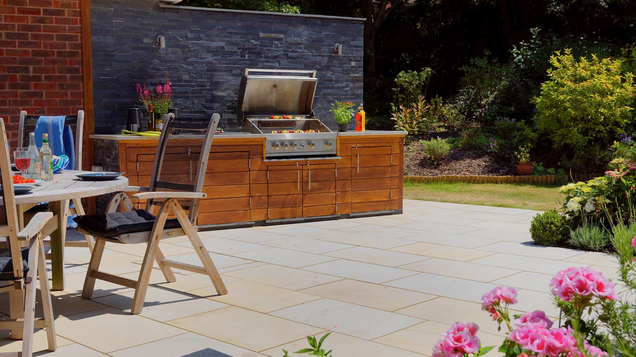 Outdoor Kitchen - Regal Summit Paving & Midnight Slate Cladding