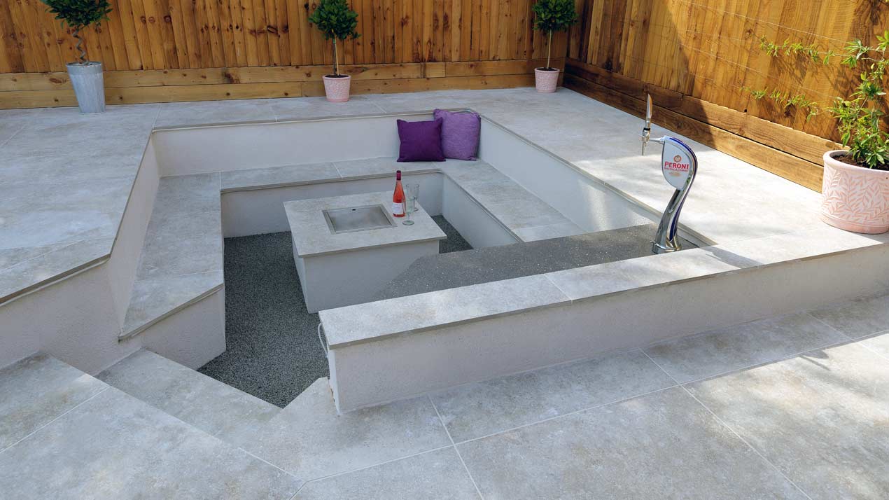 Garden Outdoor Bar - Tegel Bianco Paving by Pavestone