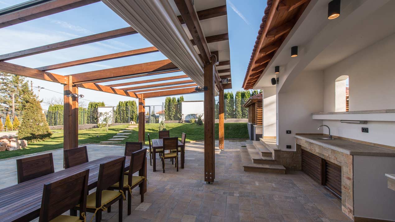 Outdoor Kitchen Pergola