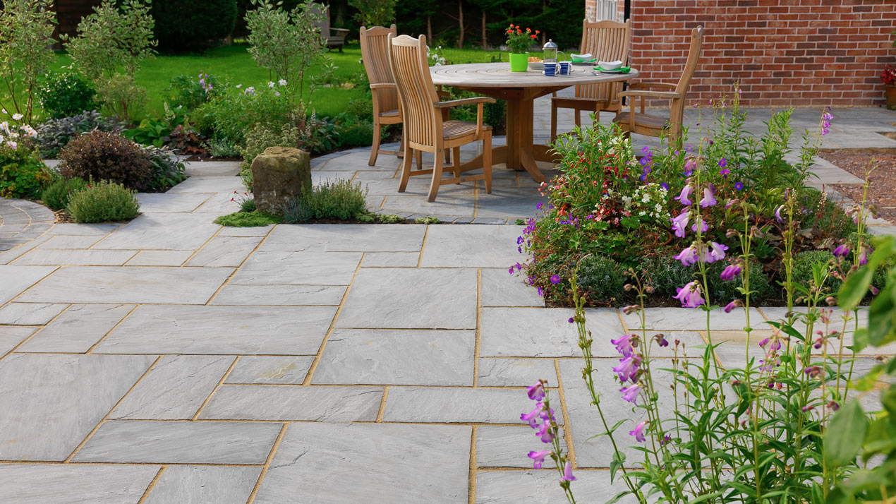 Riven Kandla Light Grey Sandstone from Pavestone