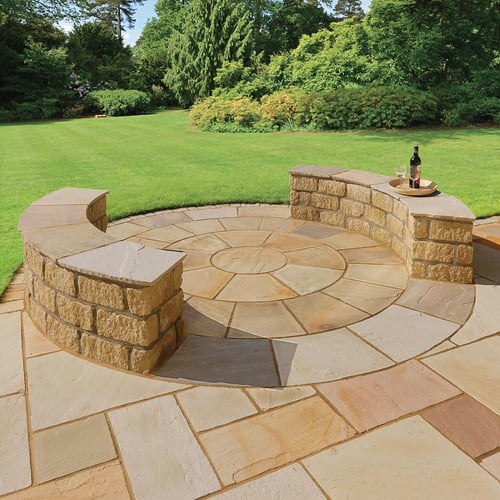 Circular lawn eding around circular paving