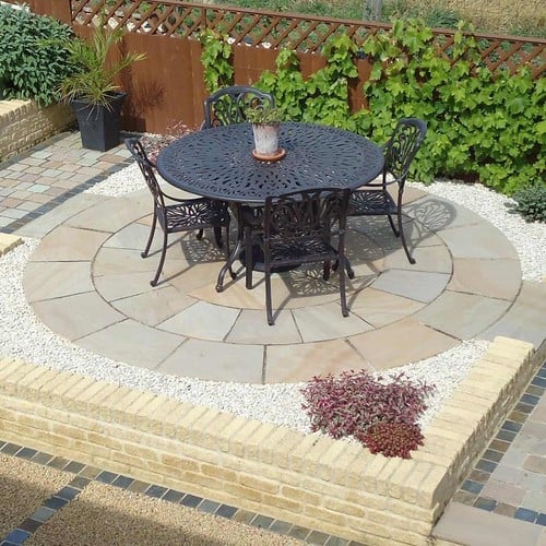 Circular patio paving design