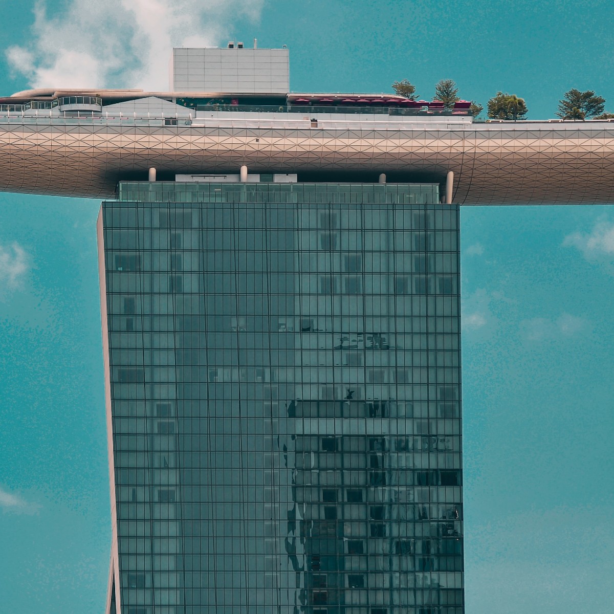 Marina bay Sands - Singapore - suspended cantilever roof garden