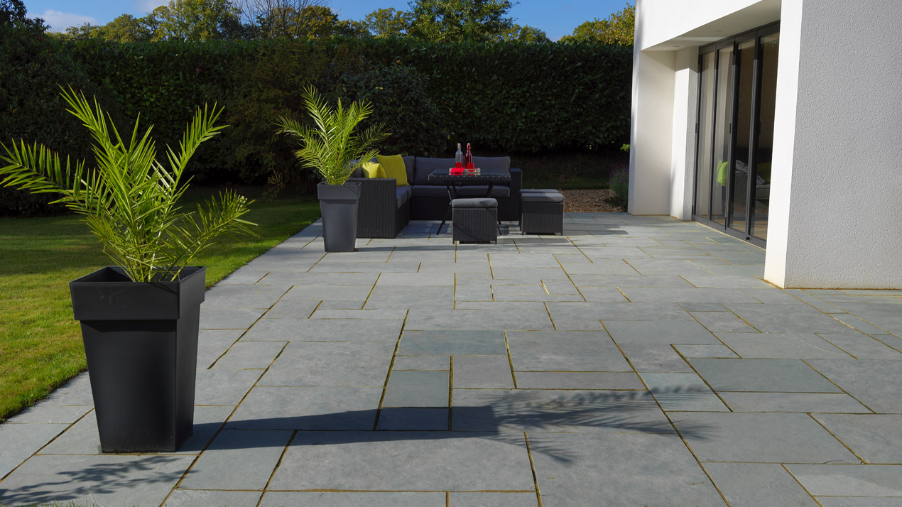 Mixed Size Blue Limestone Paving