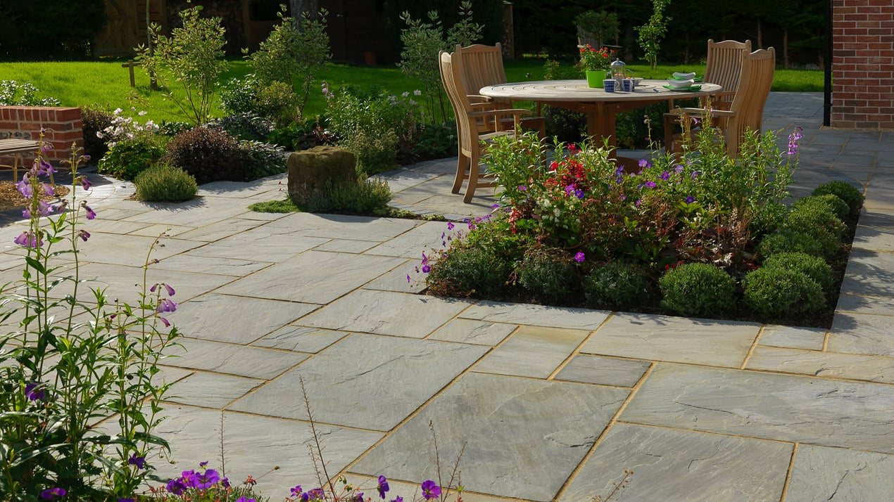 Mixed Size Light Grey Indian Sandstone Paving