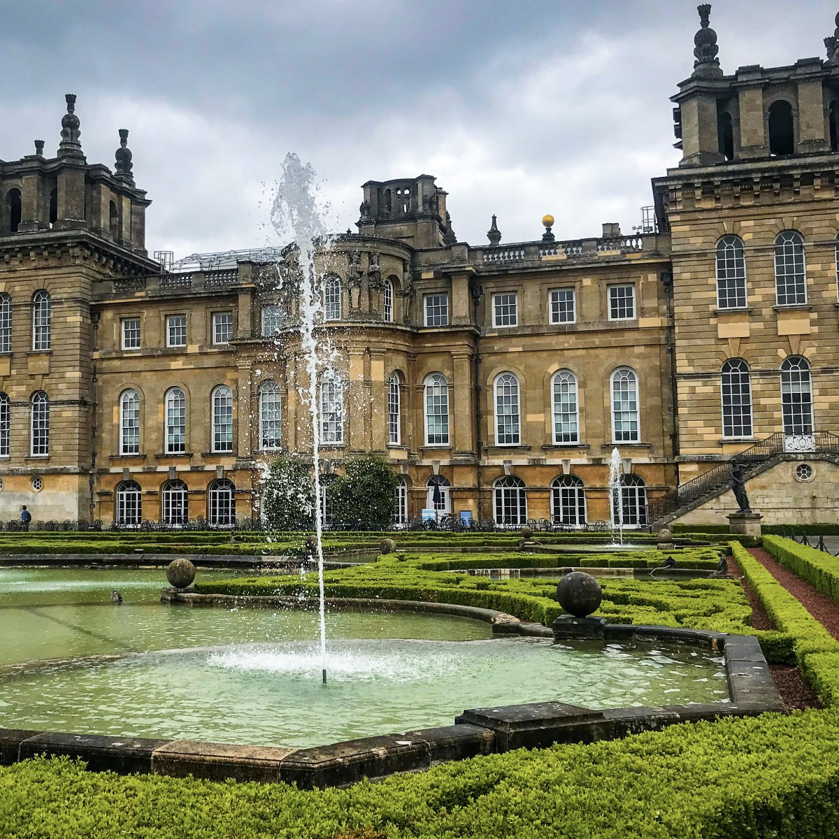 blenheim palace cotswold stone