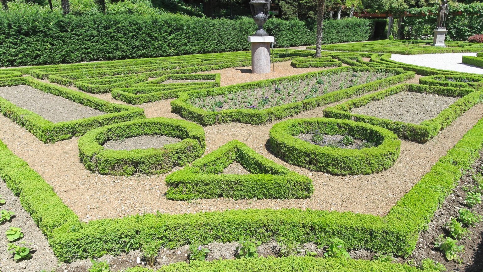 Formal Gardens - Geometric Shapes