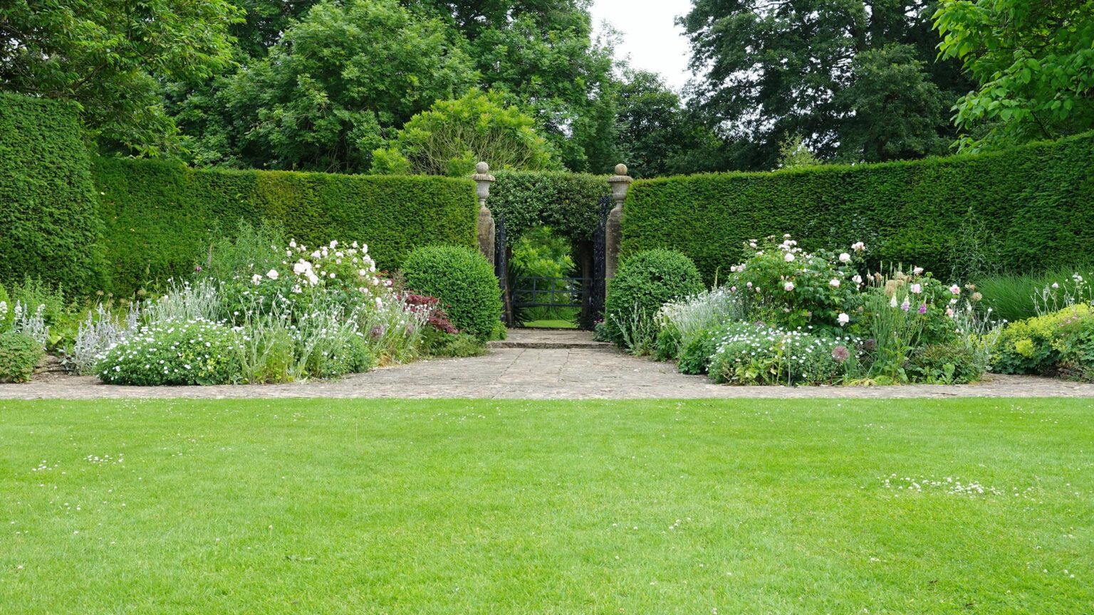 Formal Gardens - Lawns